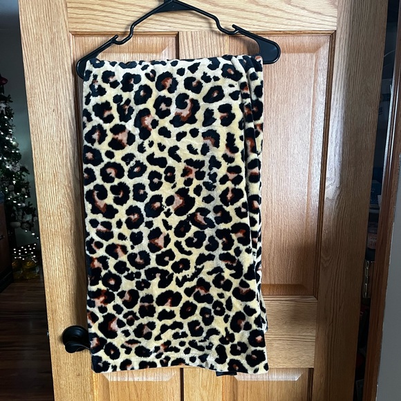 Blanket - Picture 1 of 2